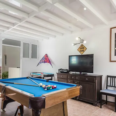 Charming 4 Bedrooms Tarez Private Pool Villa *